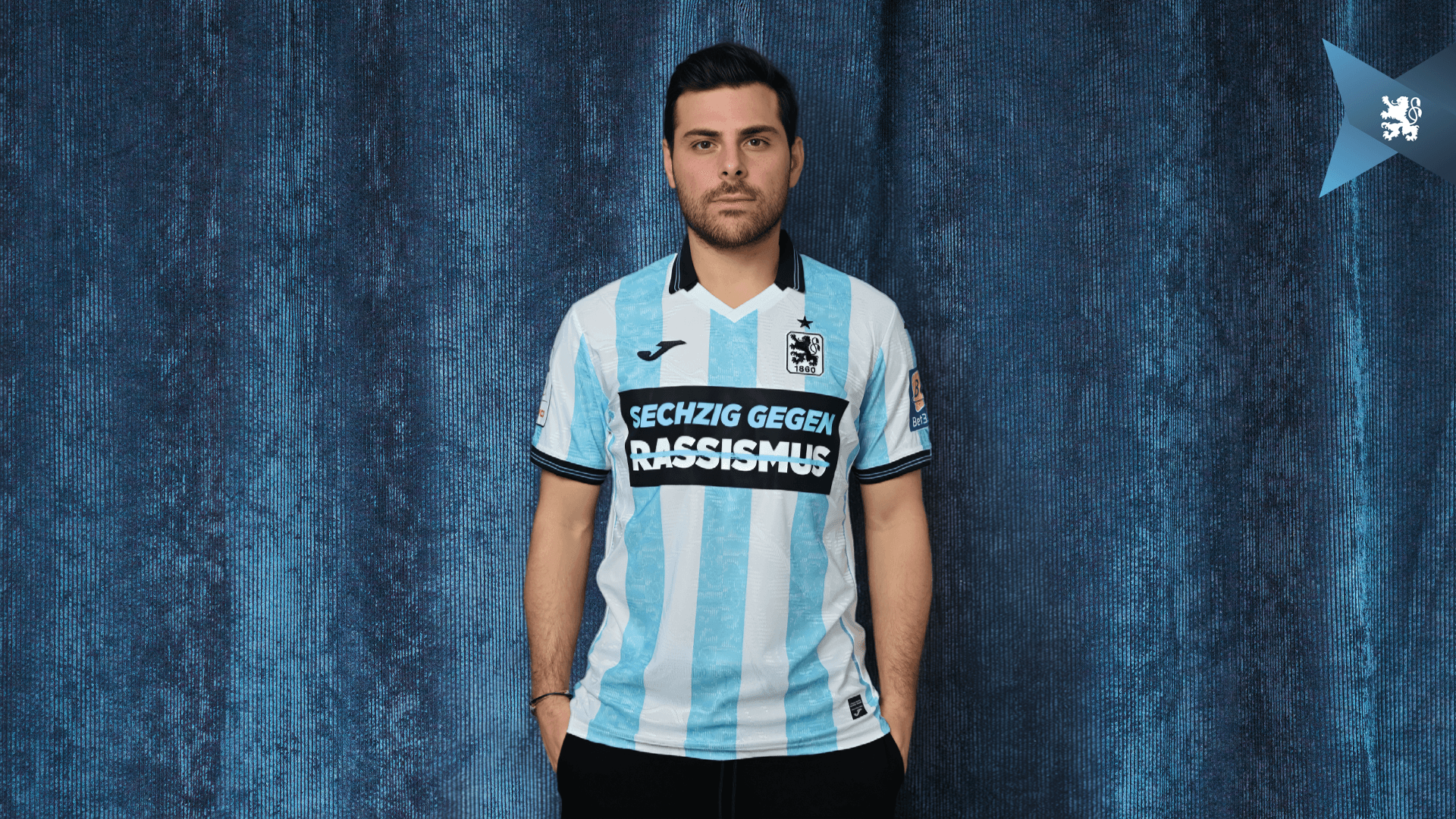 Sechzig gegen Rassismus. Gemeinsame Aktion des TSV 1860 und der Bayerischen.